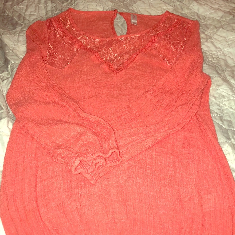 Long sleeve pretty blouse